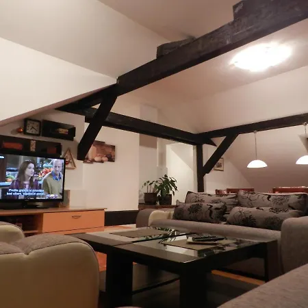 Apartman Vud Apartment